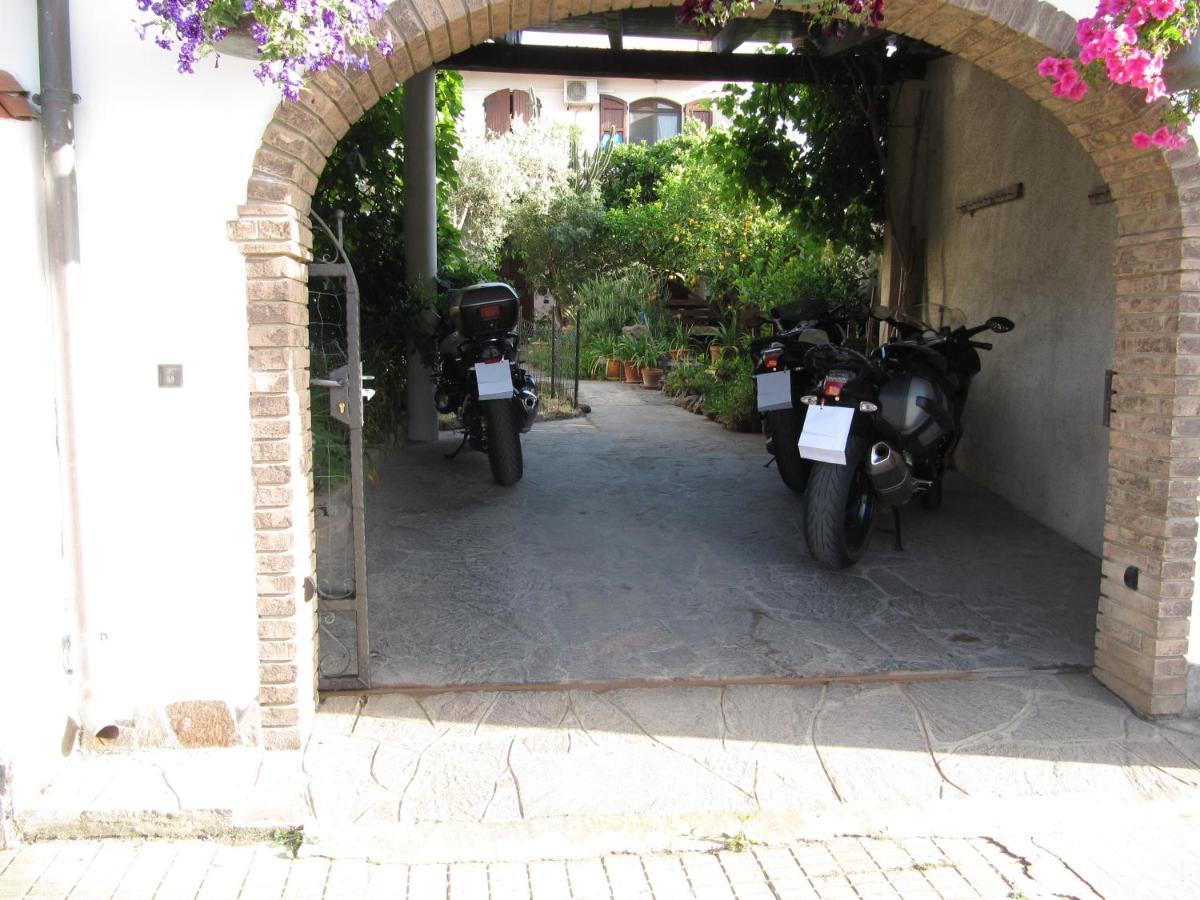 Bed and Breakfast Il Portico Uras Экстерьер фото