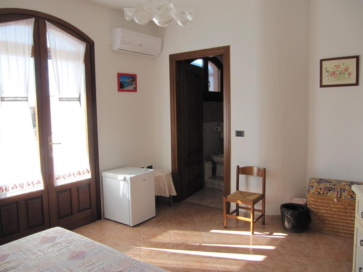 Bed and Breakfast Il Portico Uras Экстерьер фото